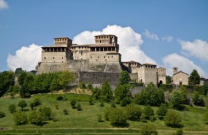t5_parma_langhirano_borgo_torrechiara_tra_le_nuvole_4df33aa7a3bde_20110611_115135